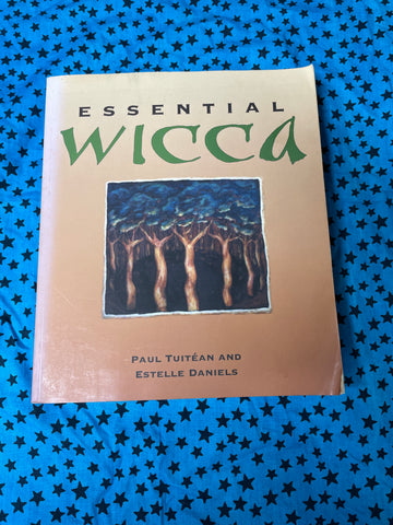ESSENTIAL WICCA (USED)