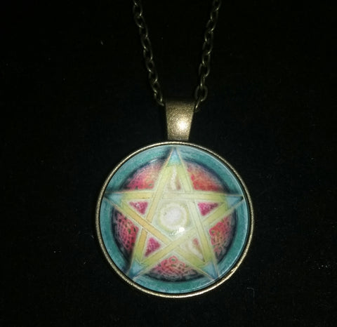 YELLOW CENTER PENTACLE NECKLACE